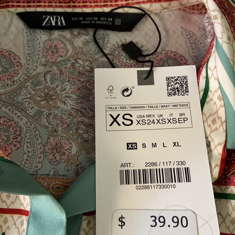 Zara printed button down. - Picture 2 of 4